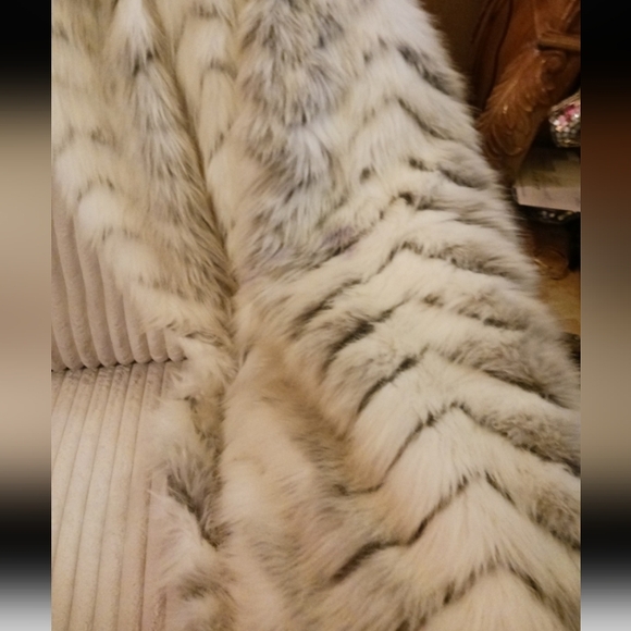 Sold - Picture 2 of 5